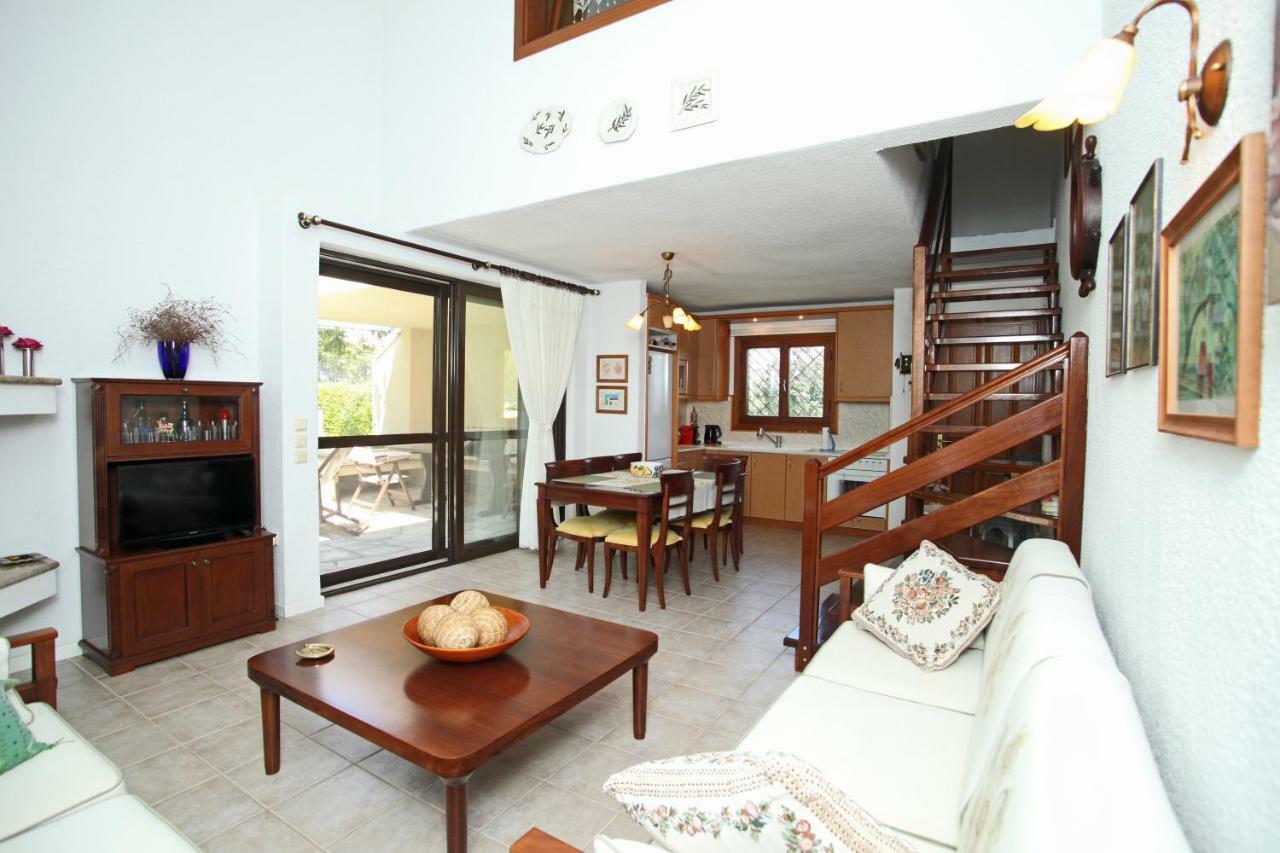 Villa Sanni Retreat By Luxlikehome Sani  ภายนอก รูปภาพ