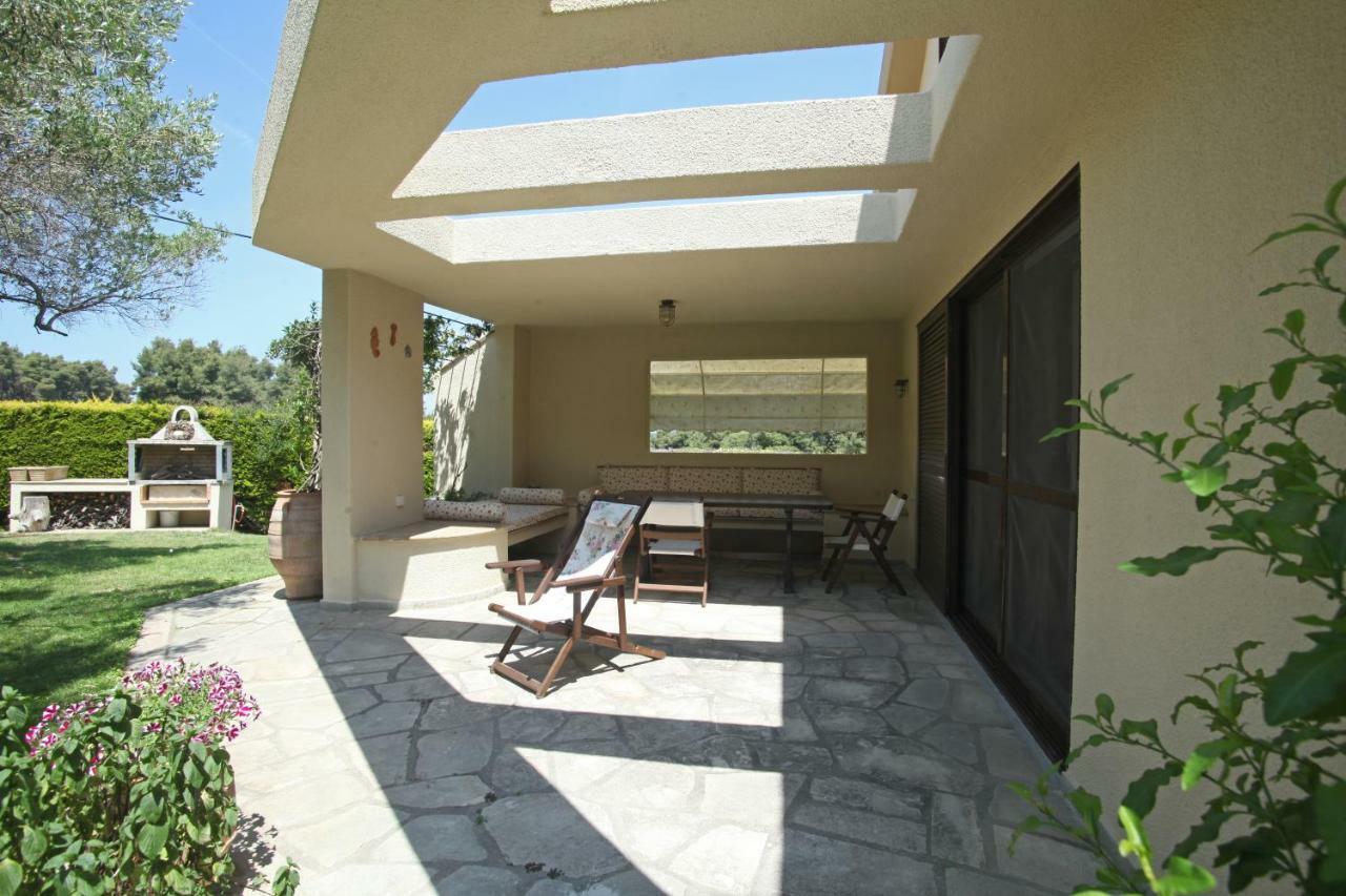 Villa Sanni Retreat By Luxlikehome Sani  ภายนอก รูปภาพ