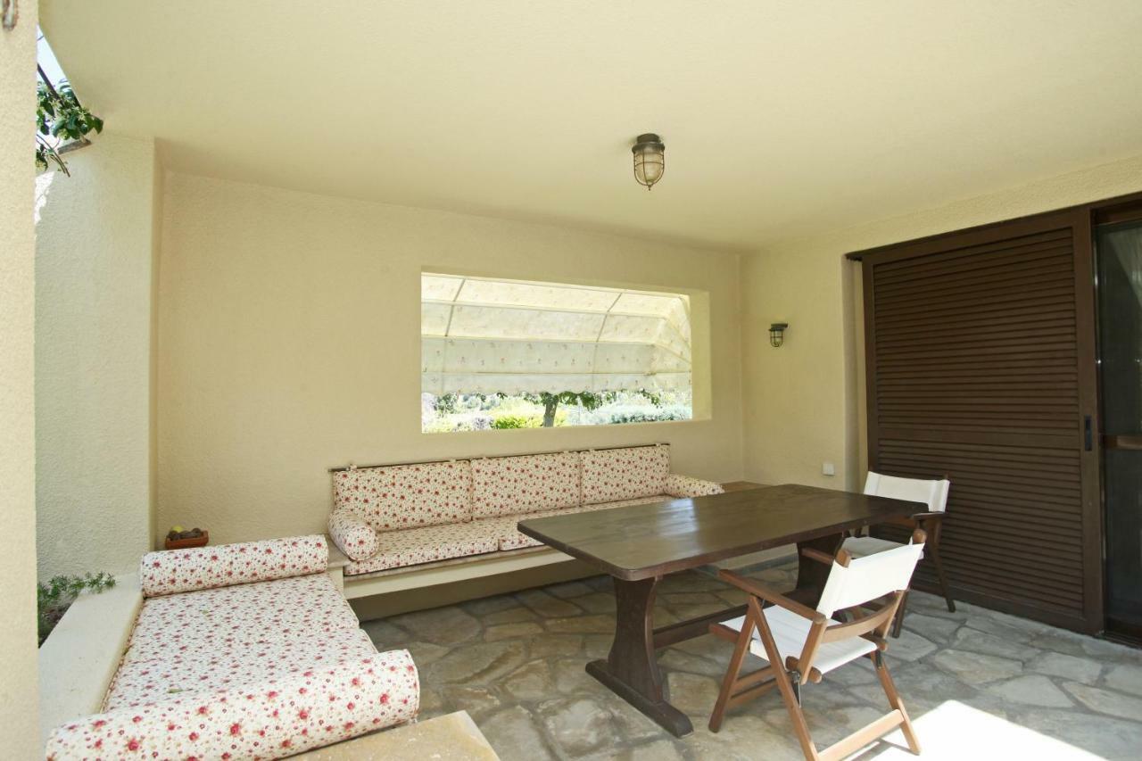 Villa Sanni Retreat By Luxlikehome Sani  ภายนอก รูปภาพ