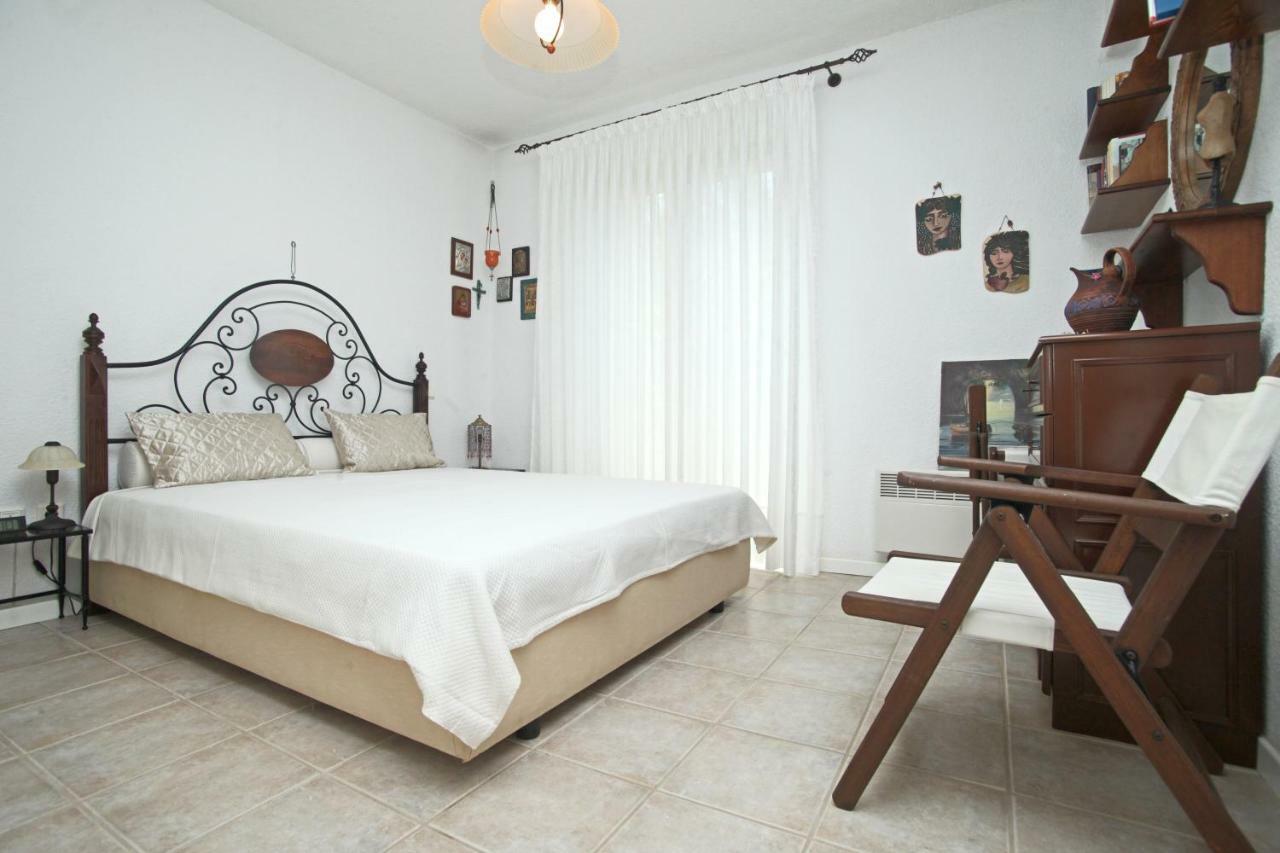 Villa Sanni Retreat By Luxlikehome Sani  ภายนอก รูปภาพ